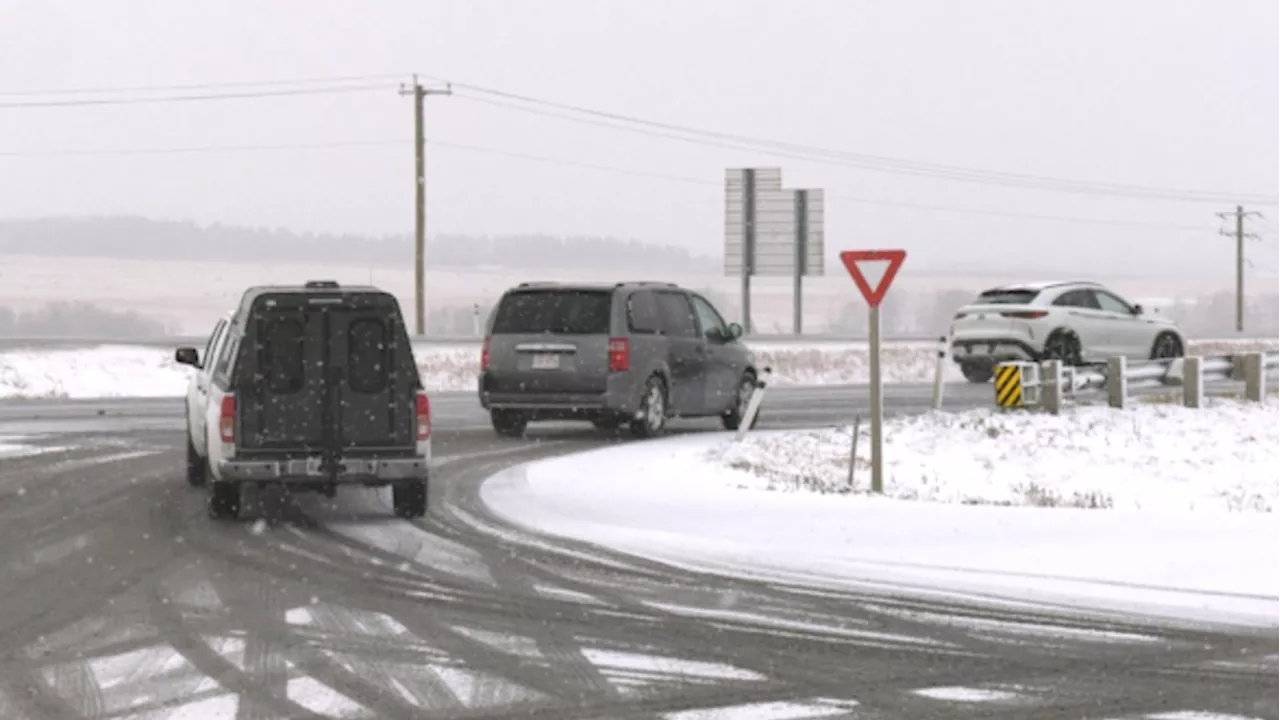 Messy start to the day for Calgary drivers thanks to November snowfall