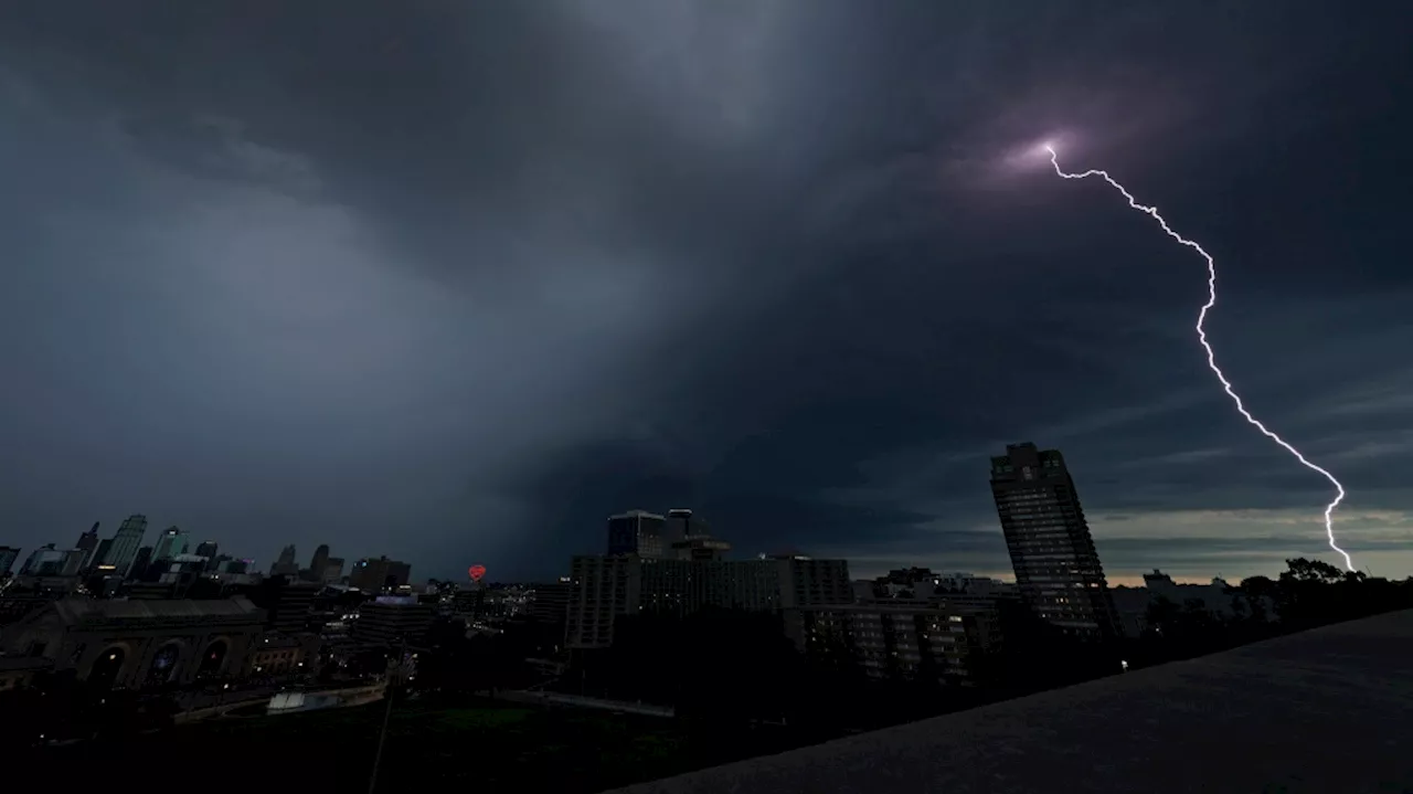 Peruvian amateur soccer player killed by lightning strike during match