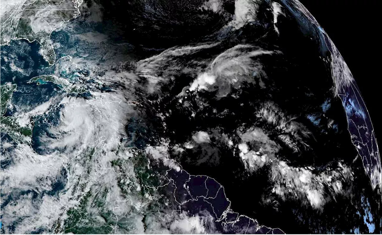 Tormenta Rafael se dirige a las Islas Caimán; Cuba se prepara para su impacto como huracán