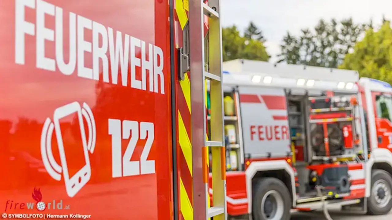 Bayern: Traktor mit zwei Holzanhängern in Altendorf in Brand geraten