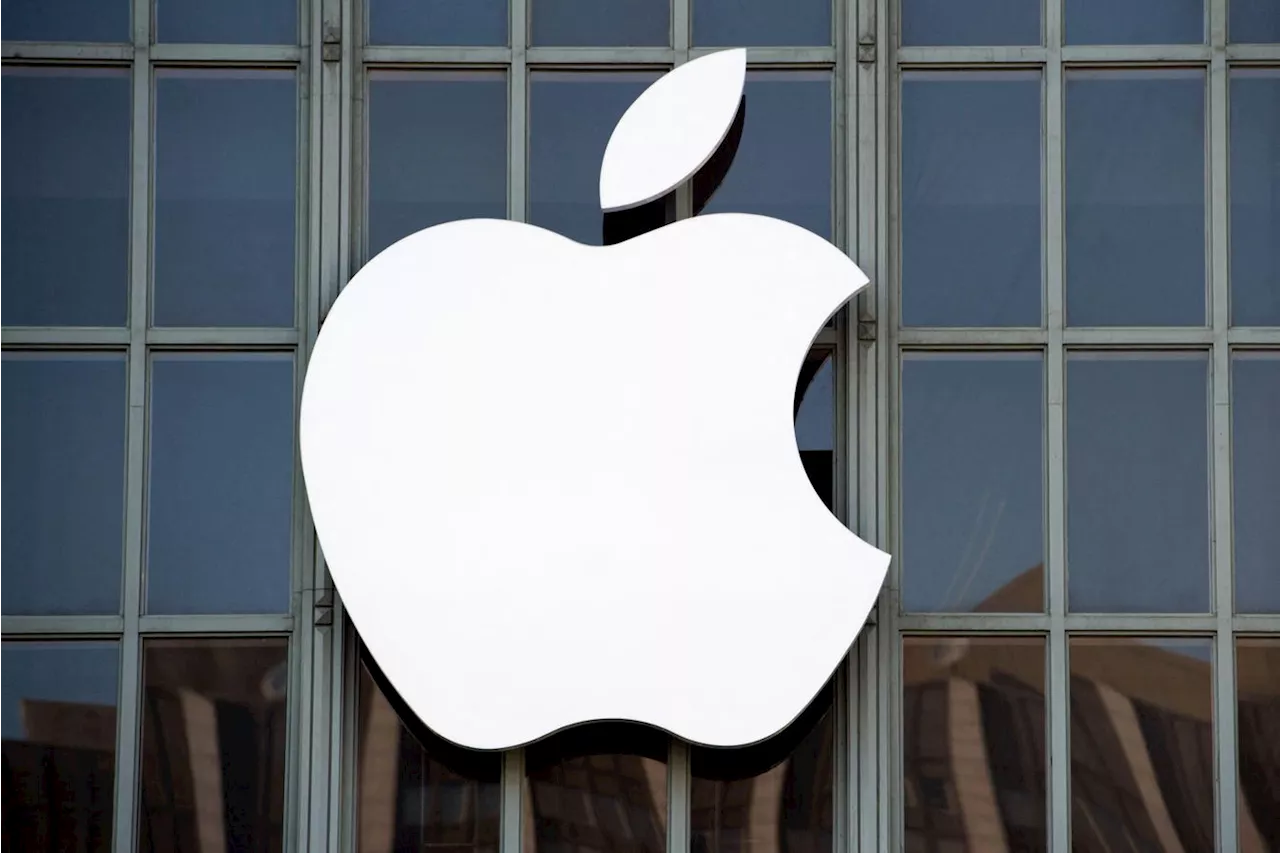 Labor Board Accuses Apple Of Shutting Down Employee Pay Discussions