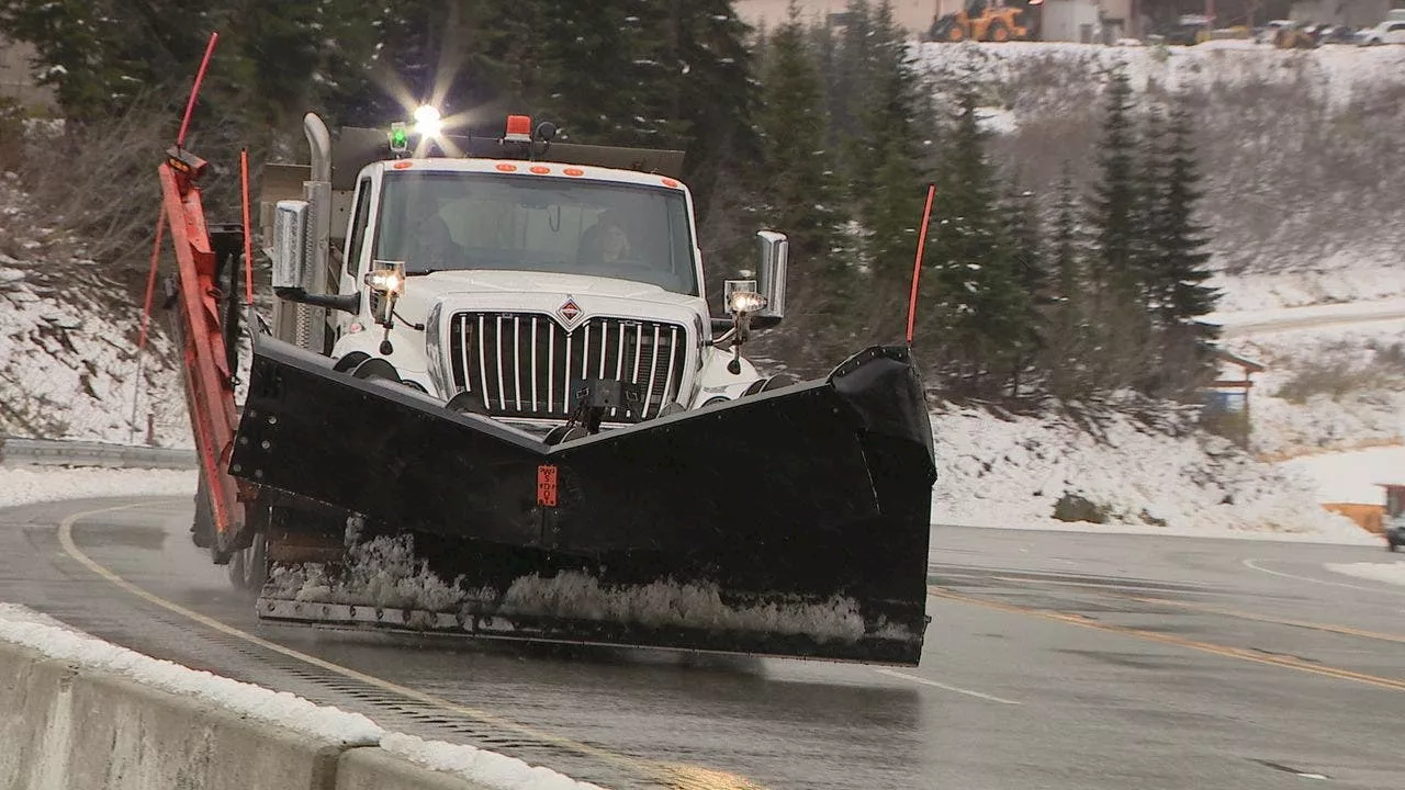 Winter weather, high winds slam Western WA, knock out power for thousands