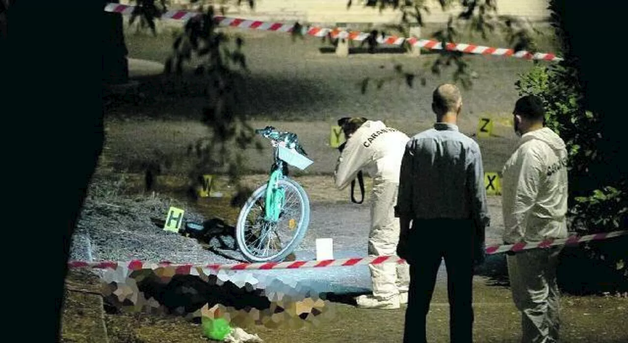 Roma, ucciso per una bicicletta. Un testimone: «Masoud sgozzato con il vetro di una bottiglia rotta»