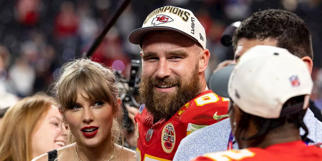 Taylor Swift's Mom Cheered on Travis Kelce in Swiftie-Inspired Merch