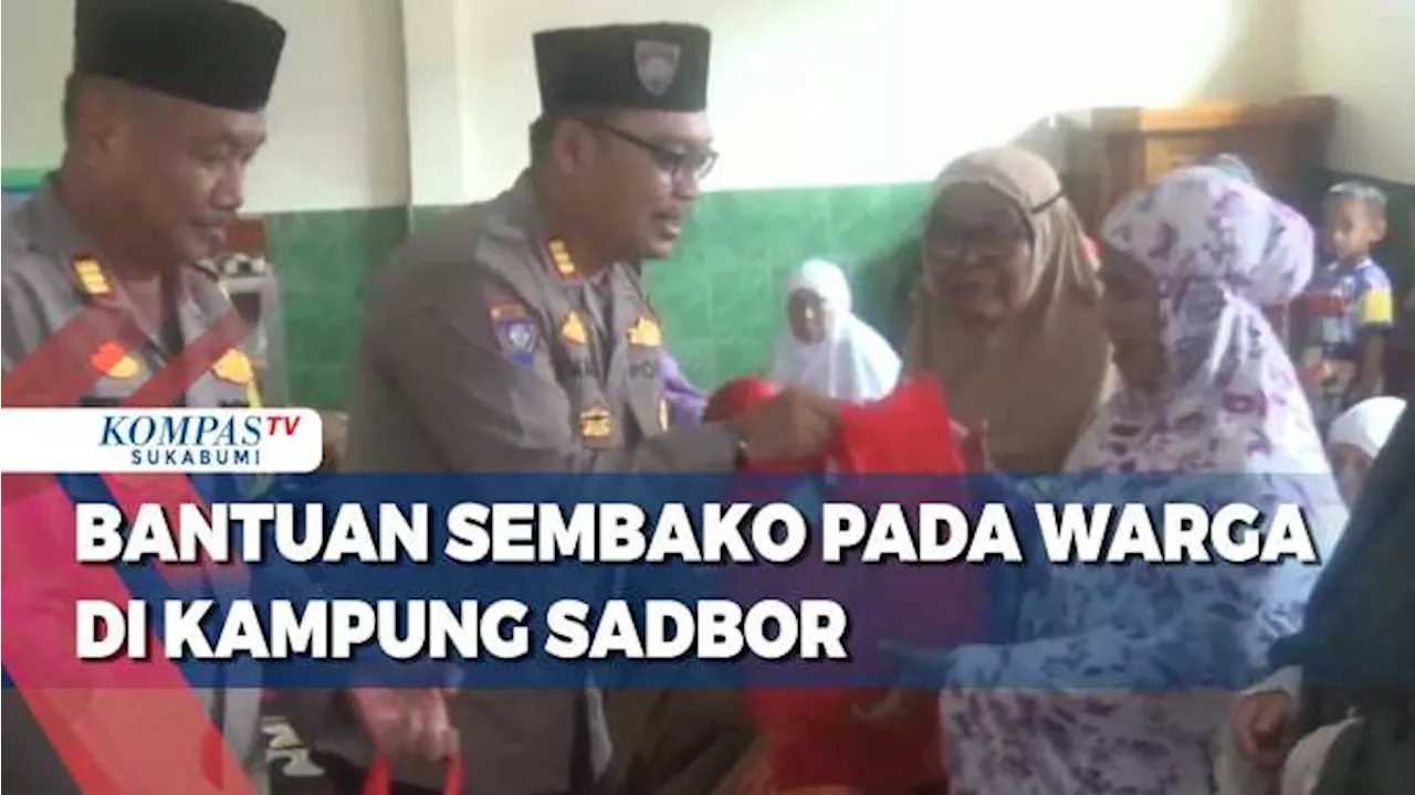 Kepolisian Berikan Bantuan Sembako Pada Warga Di Kampung Sadbor