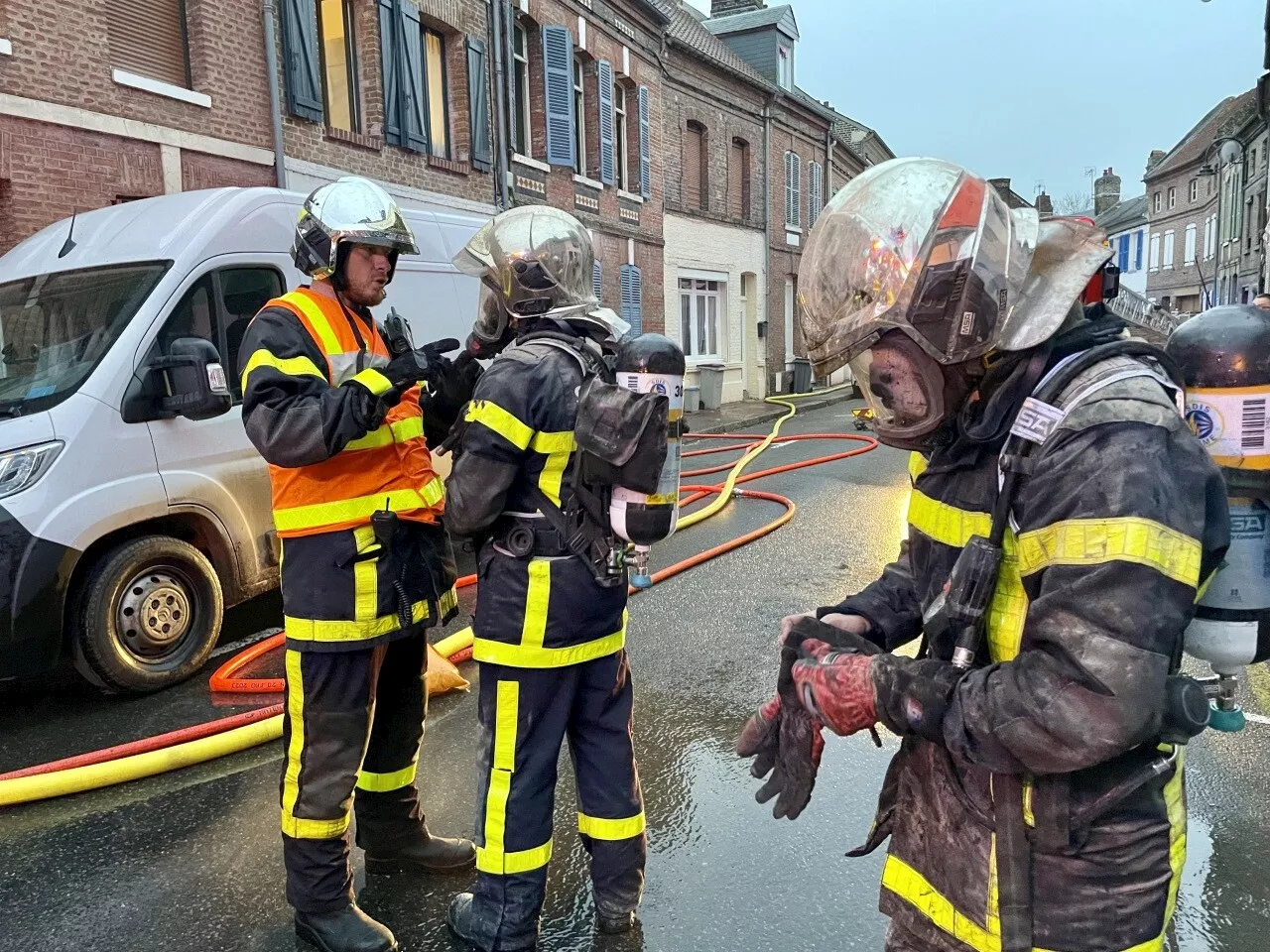 Un feu dans une maison squattée à Abbeville mobilise 18 sapeurs-pompiers