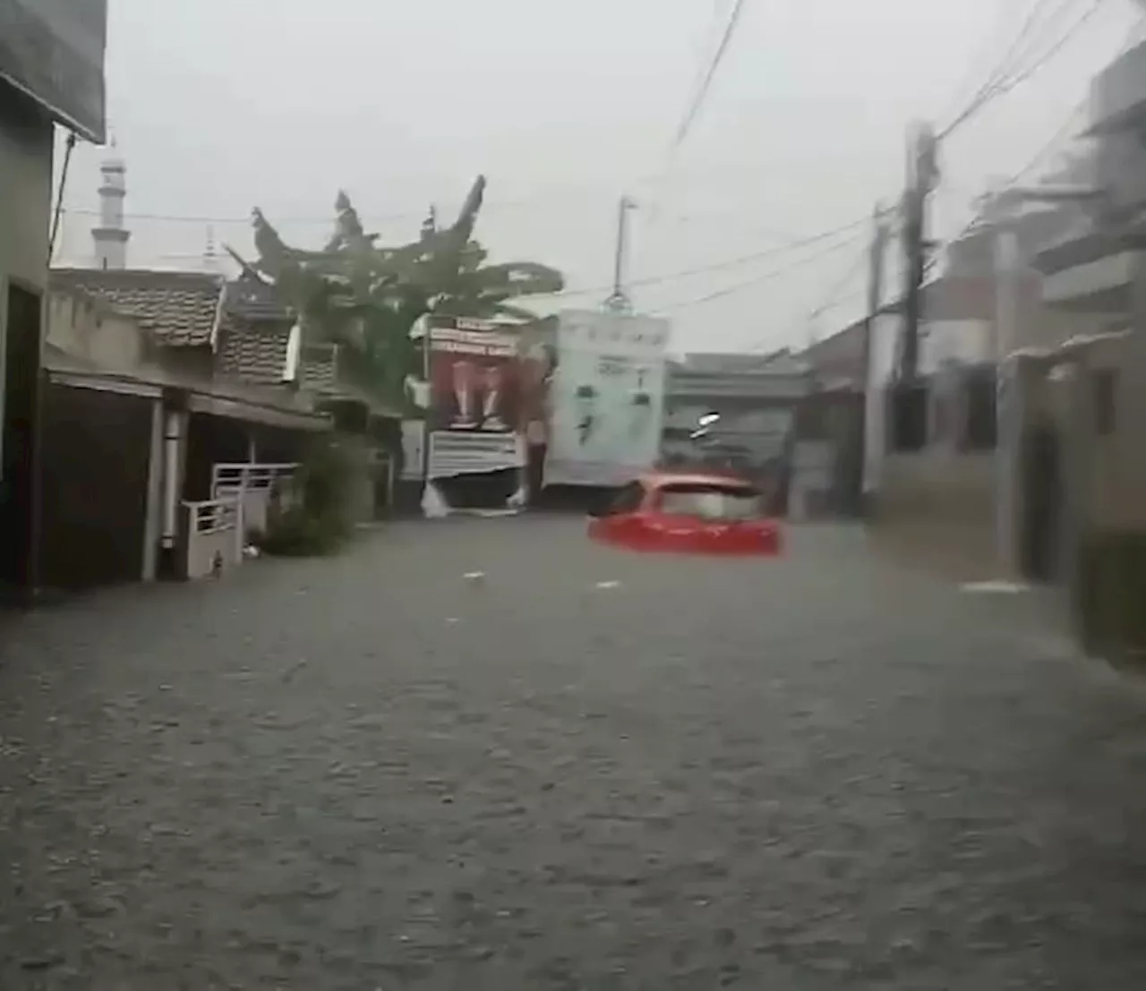 Cuaca Ekstrem Landa Sukabumi, Banjir di Sejumlah Tempat