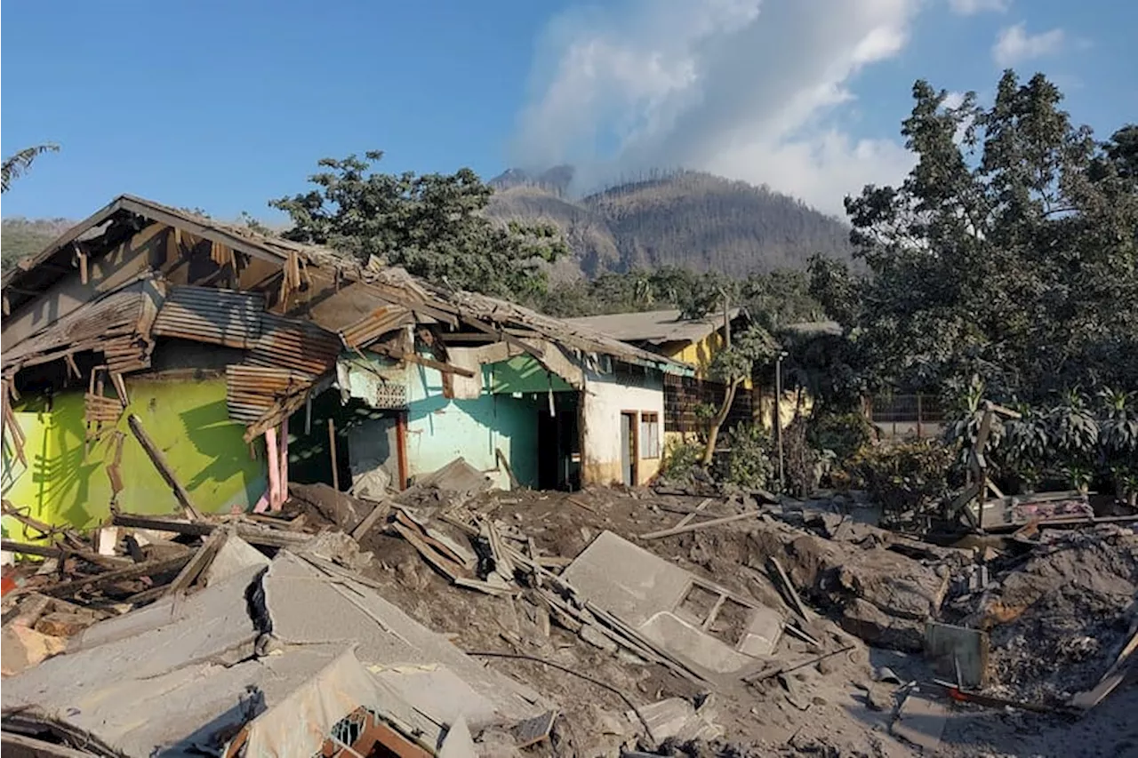 Kemenkes Siapkan Tim Bantu Korban Erupsi Gunung Lewotobi Laki-Laki