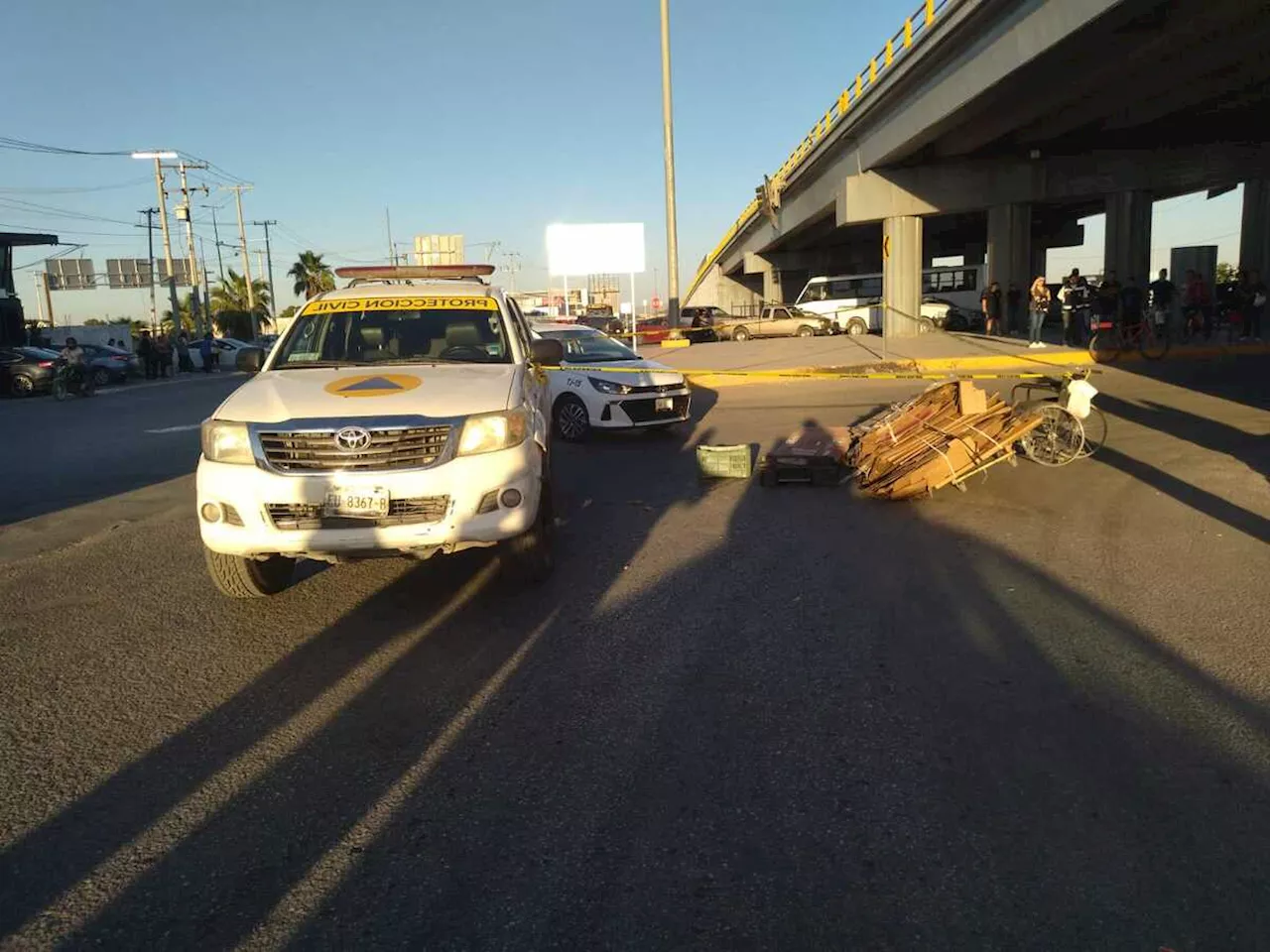 Mujer en silla de ruedas muere tras ser arrollada por camión en el periférico de Torreón