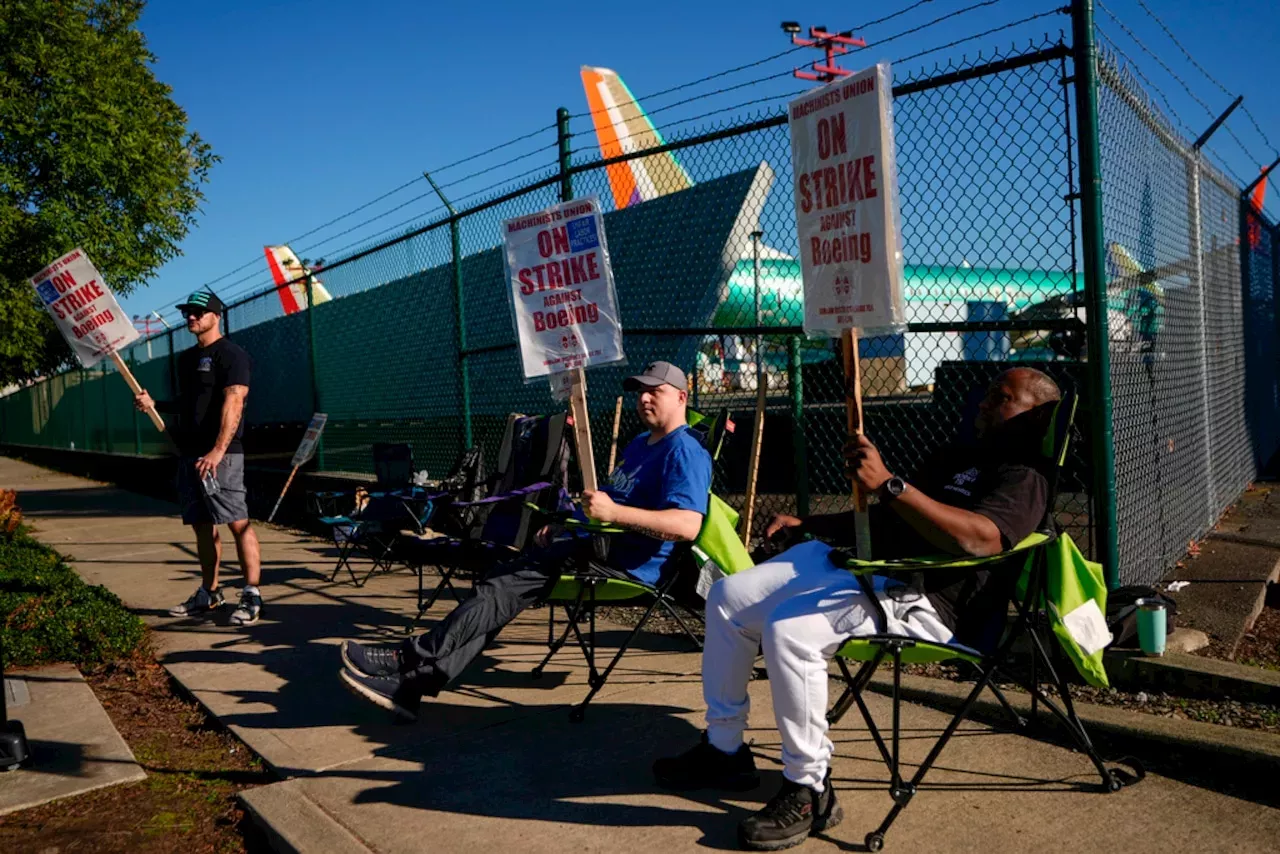 Boeing Factory Workers Vote To Accept Contract And End More Than 7-week ...