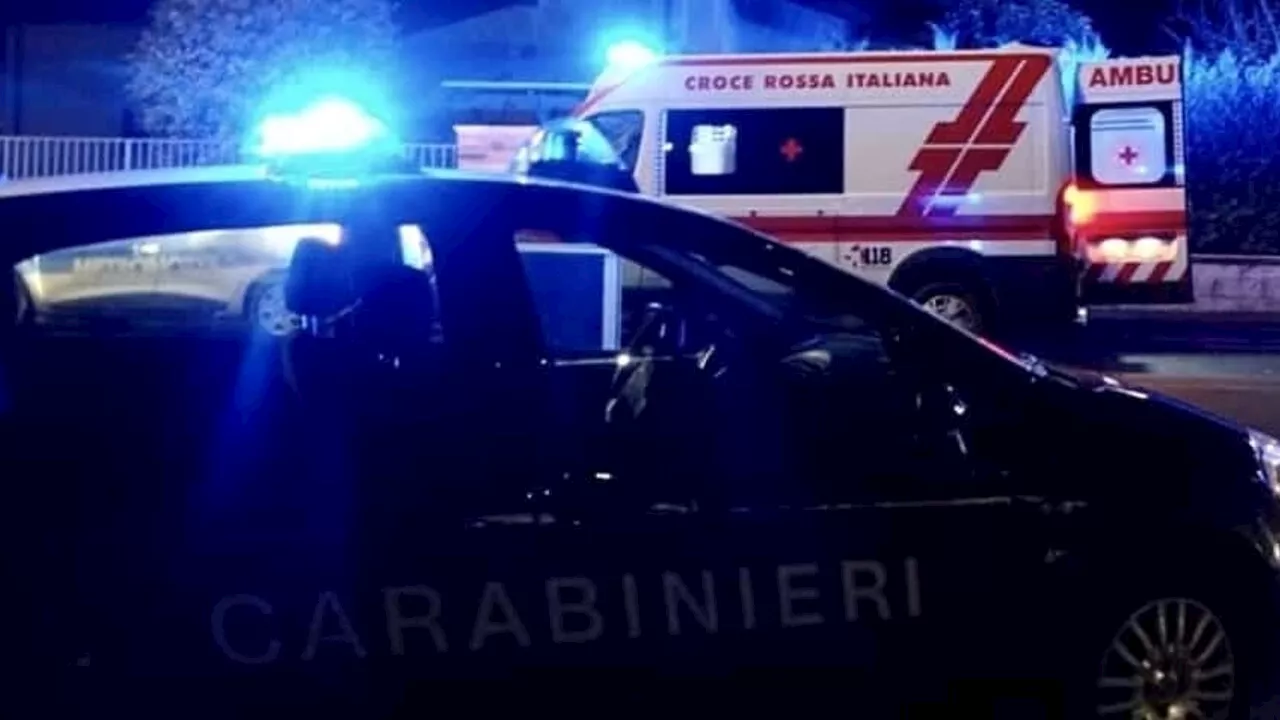 Lite per soldi finisce nel sangue: perde la milza dopo essere stato accoltellato dal collega