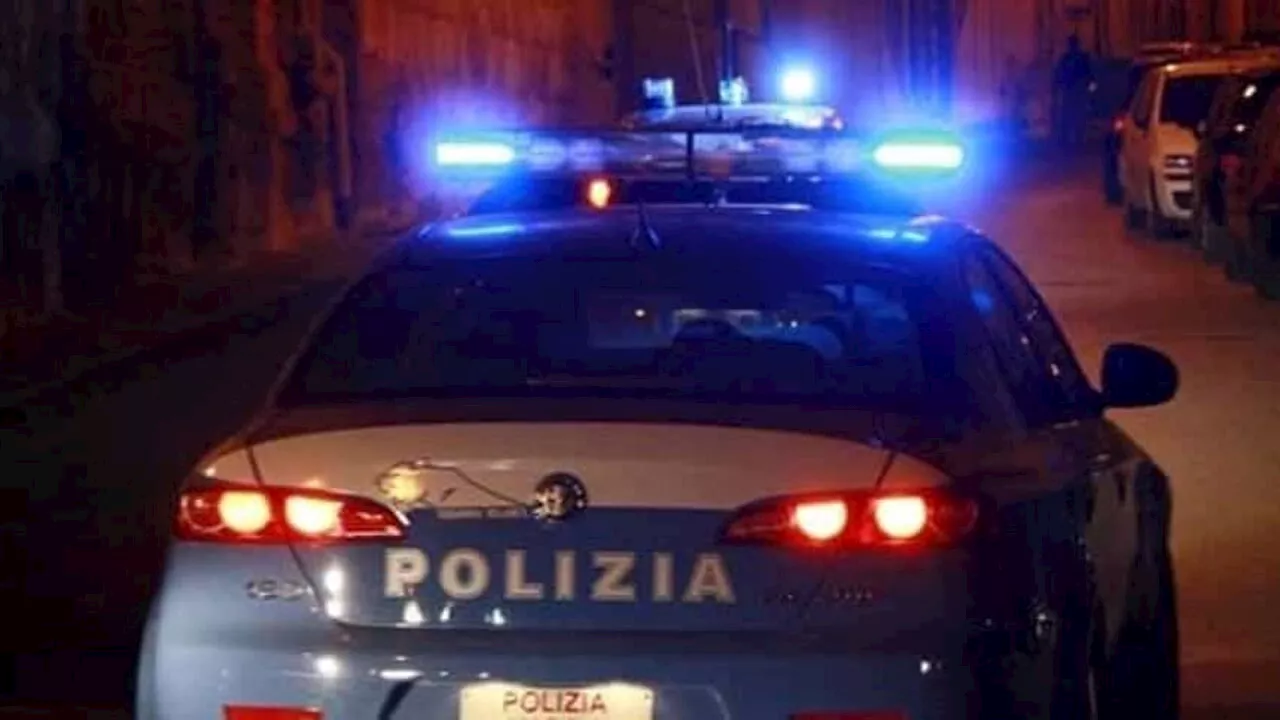 Picchiata dal compagno chiede aiuto dalla finestra con in braccio la bimba di due anni