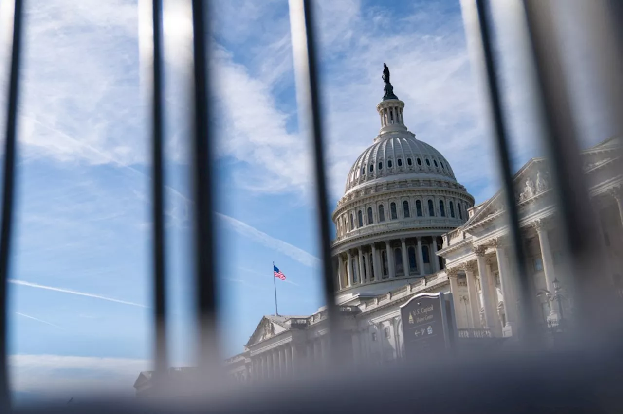 Police arrest man trying to enter US Capitol with torch, flare gun