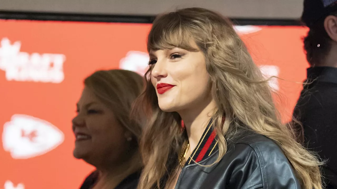 Taylor Swift Attends Tampa Bay Buccaneers vs. Kansas City Chiefs Game on Monday Night