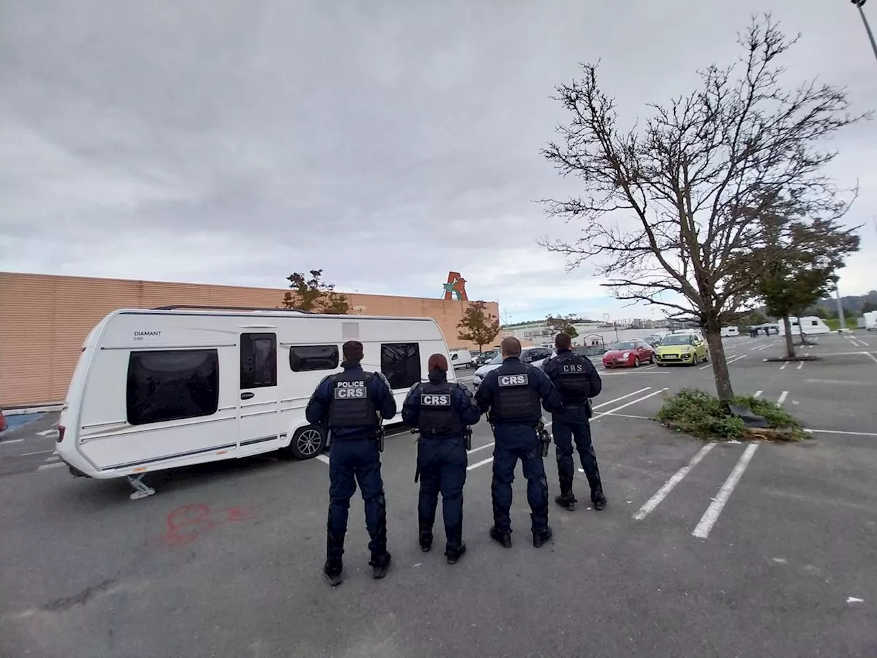 Gironde : un camp de gens du voyage expulsé du centre commercial de Bouliac