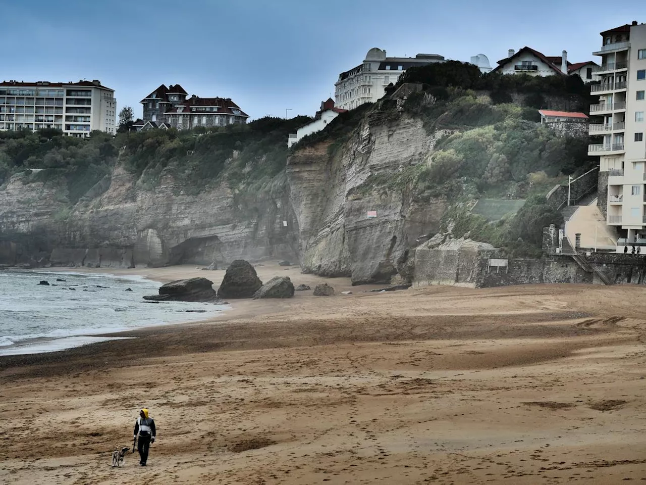 Pays basque : au nord de Miramar, « l’autre falaise de Biarritz » subit aussi l’érosion