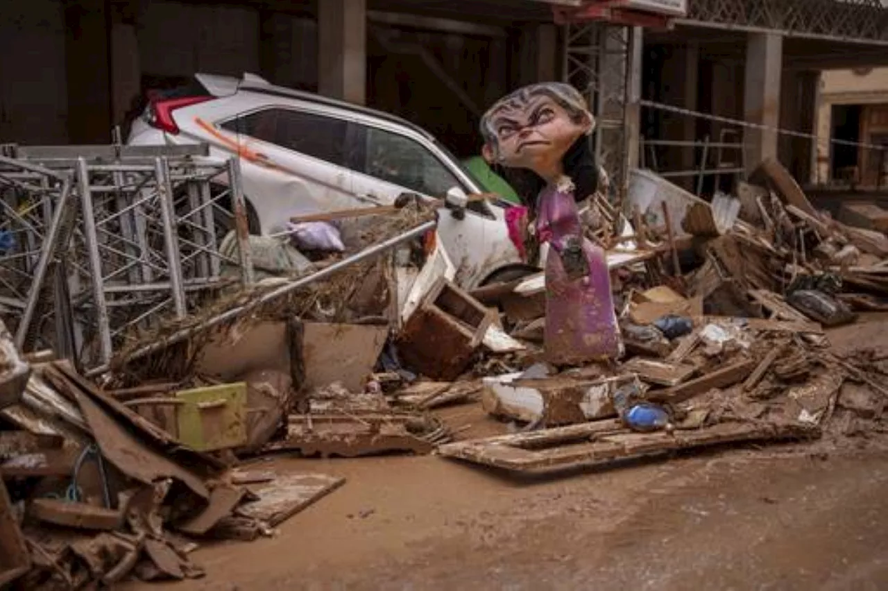 Heavy rains hit Barcelona as rescue work goes on