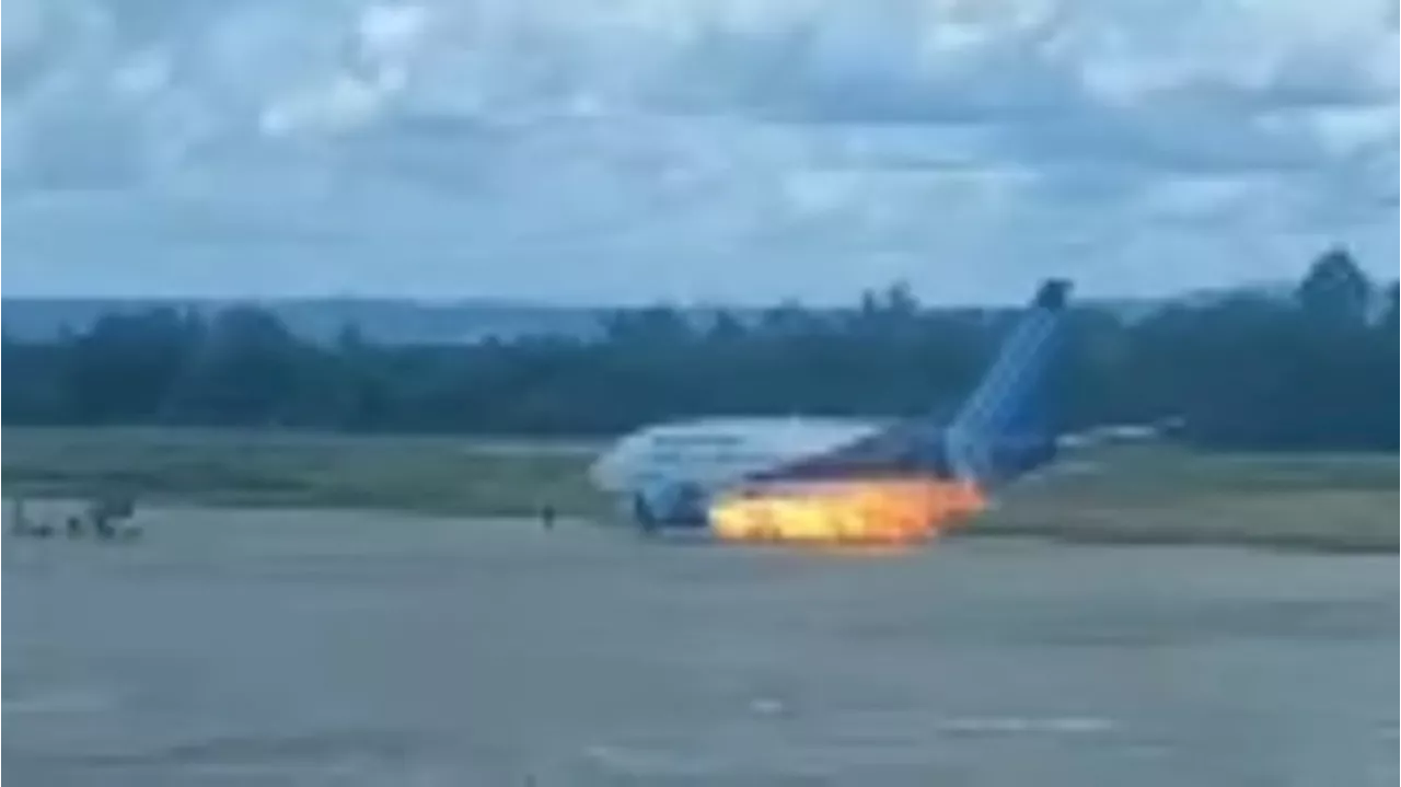 Terbakar, Penumpang Trigana Air Berhamburan Keluar dari Pesawat di Bandara Sentani Papua