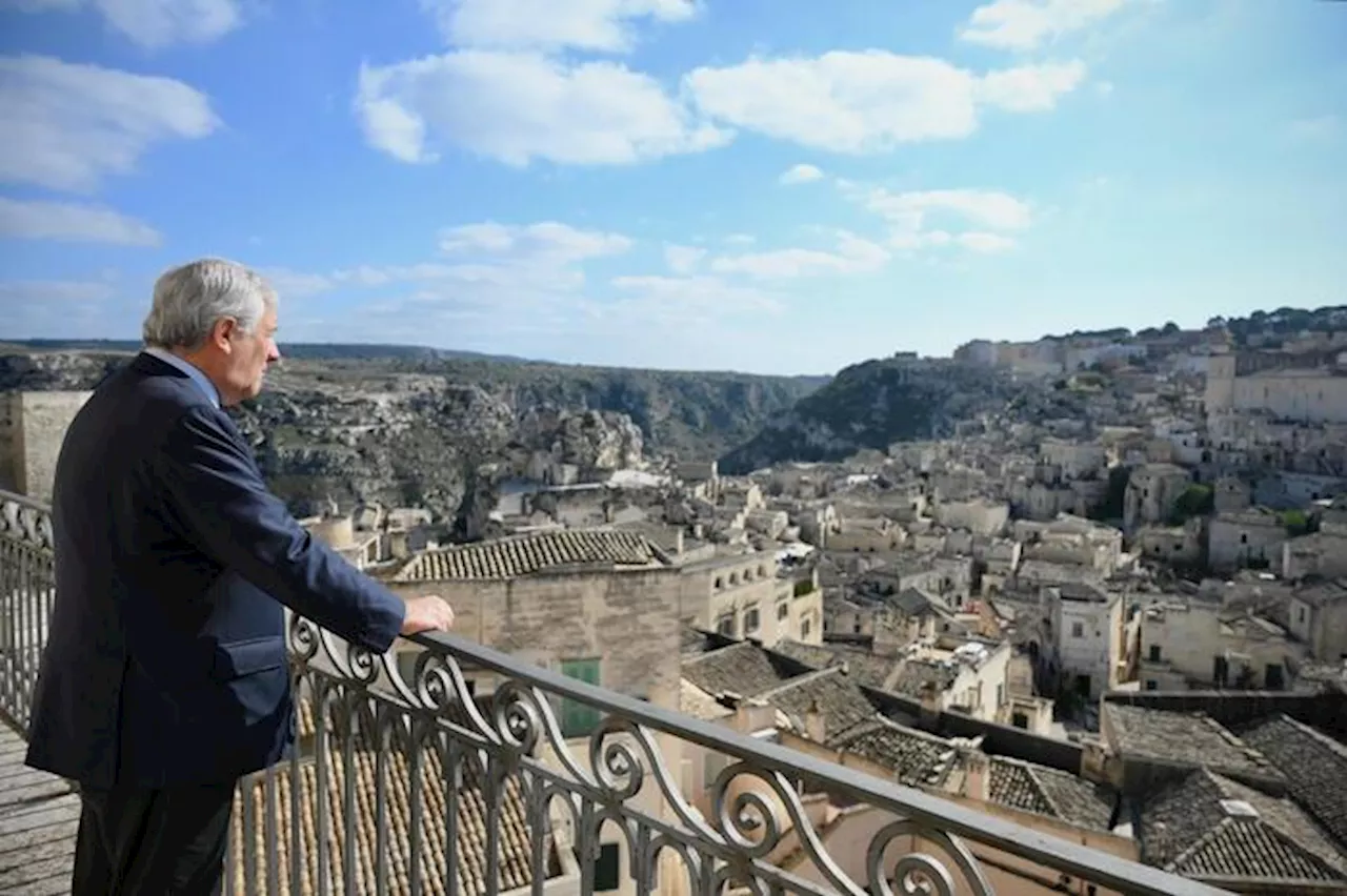 Tajani en Matera, en 2025 jornada de 'italofonia'