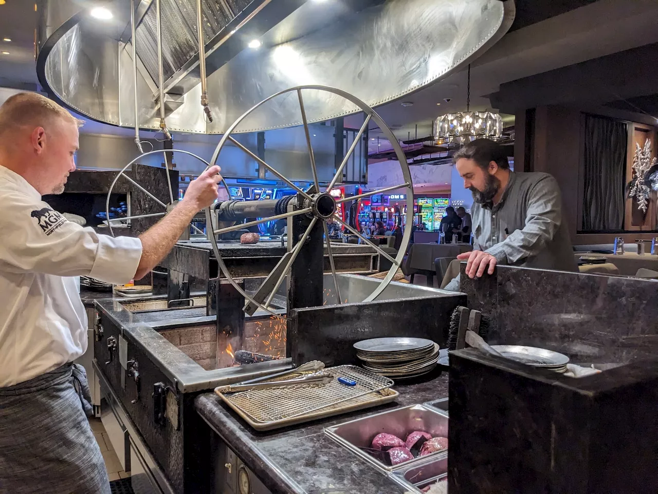 Valley’s Edge Steak & Seafood at MGM hosts Nov. 20 wine dinner