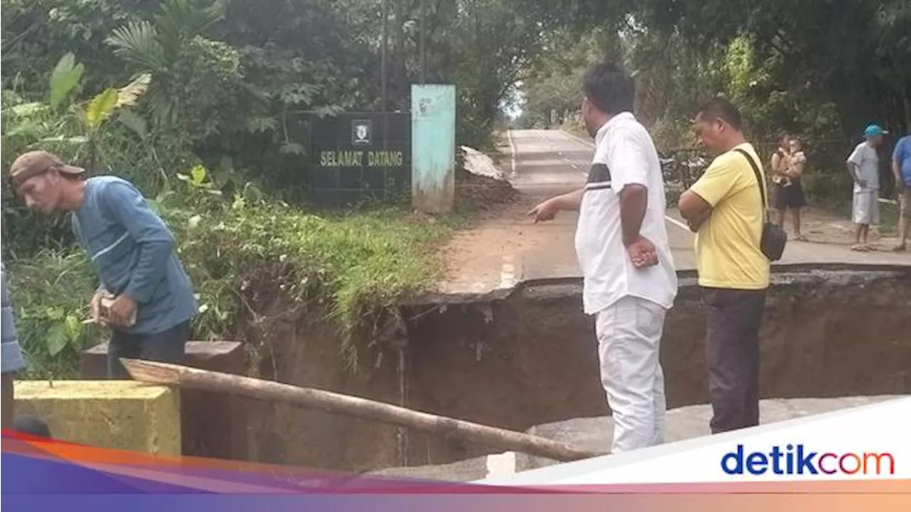 Jembatan di Simalungun Amblas, Lalu Lintas Putus Total