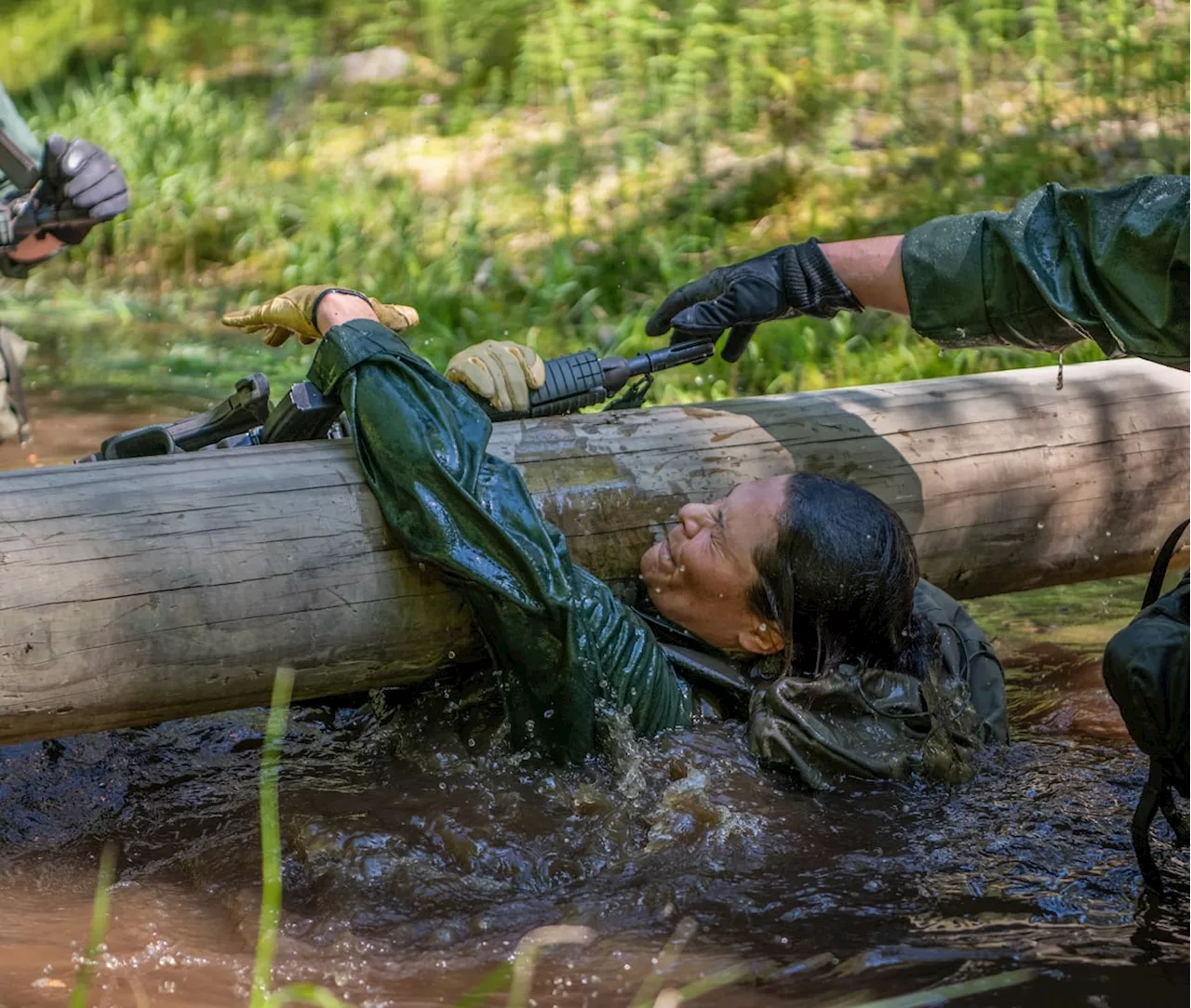 El entrenamiento militar de la princesa Victoria de Suecia, en imágenes