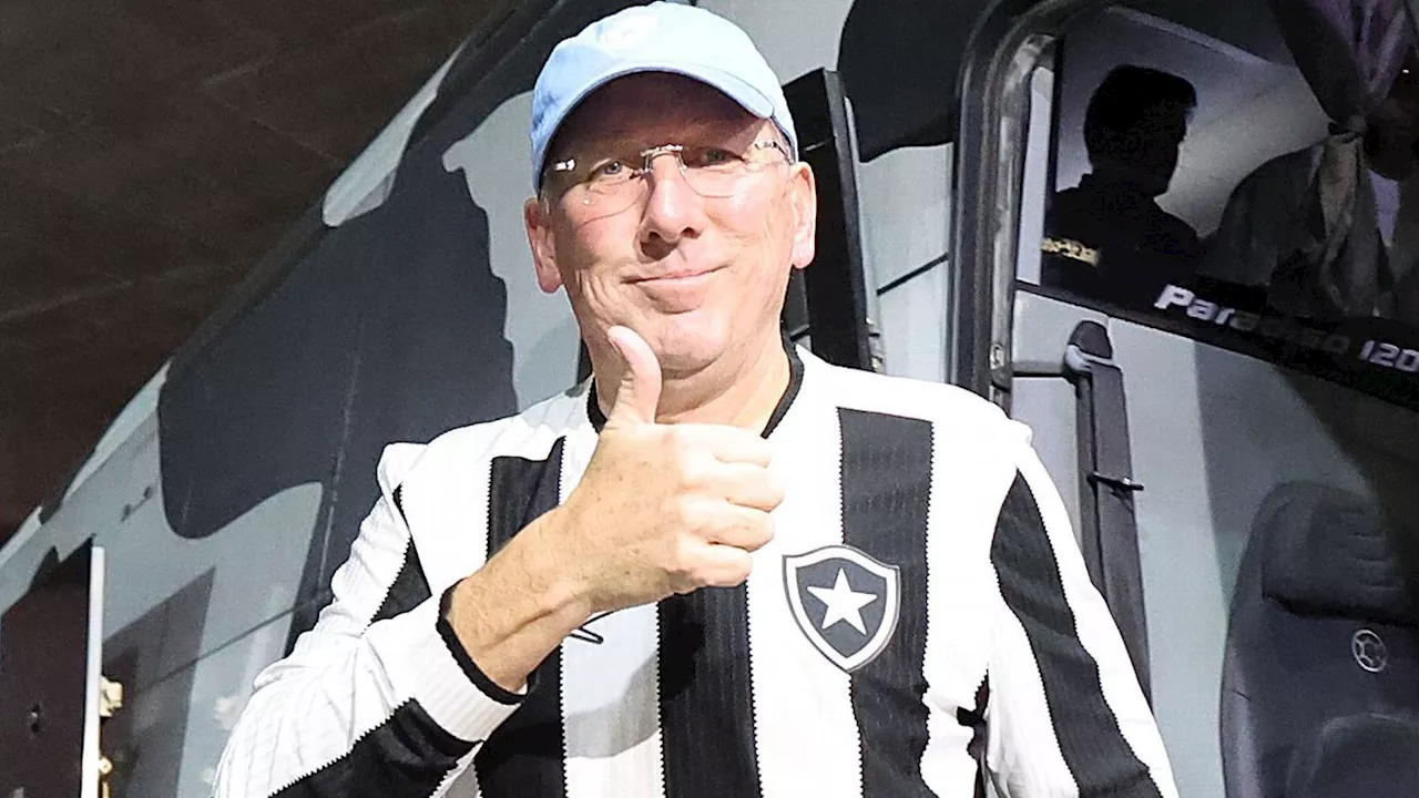 Textor vê 'hora do Botafogo fazer história' com Brasileirão e Libertadores