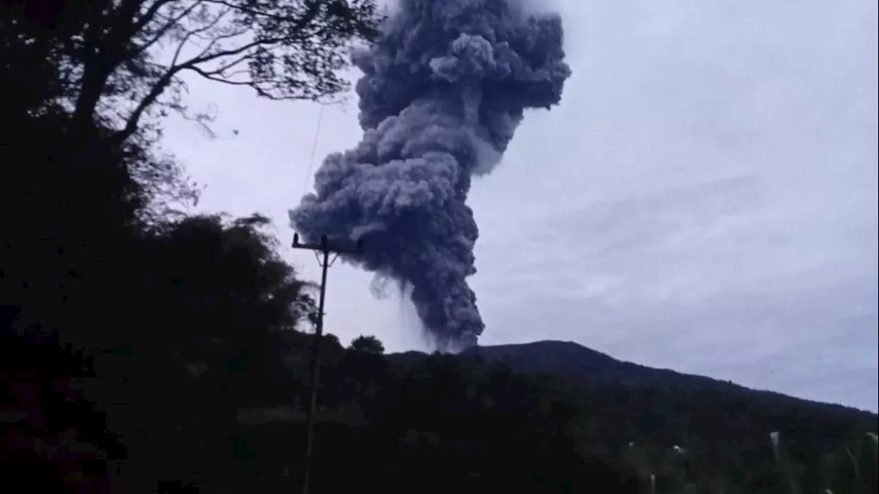 Radius Bahaya 4,5 Km, Status Gunung Marapi Kembali Naik ke Level III atau Siaga