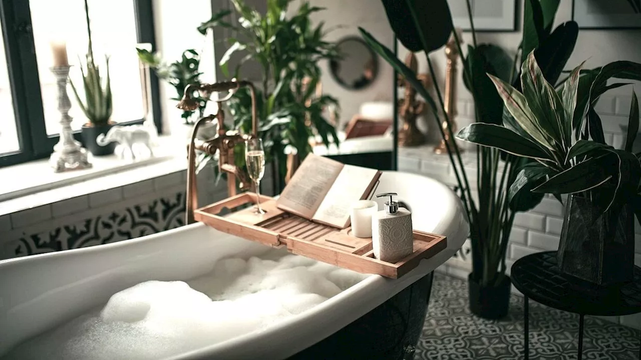 Bagno: piccole strategie per un elegante effetto 'montagna'