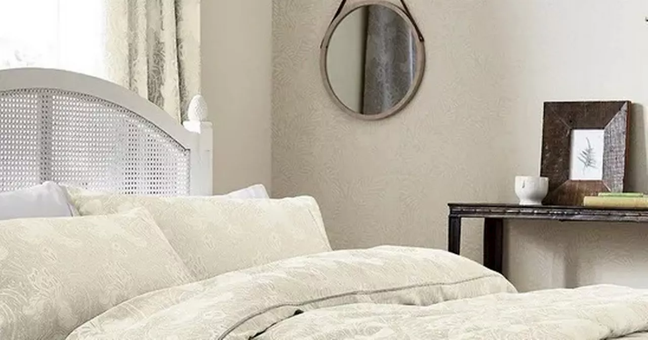 Debenhams reduces £120 bedding set to £36 that makes any room look 'royal'