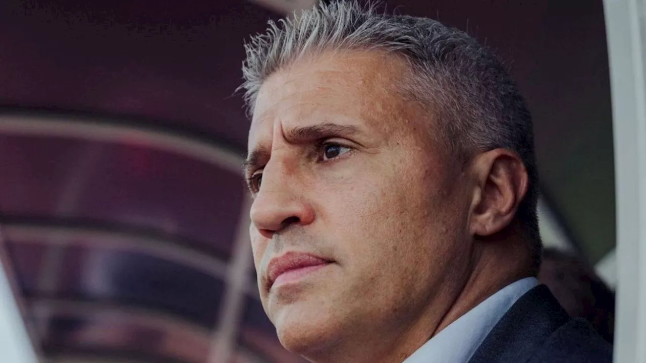 Hernán Crespo renunció como DT de Al Ain tras una dura derrota ante Al Nassr