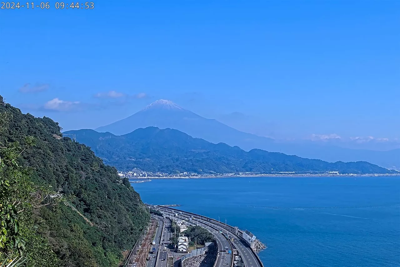 Snow seen on Mount Fuji after record time without