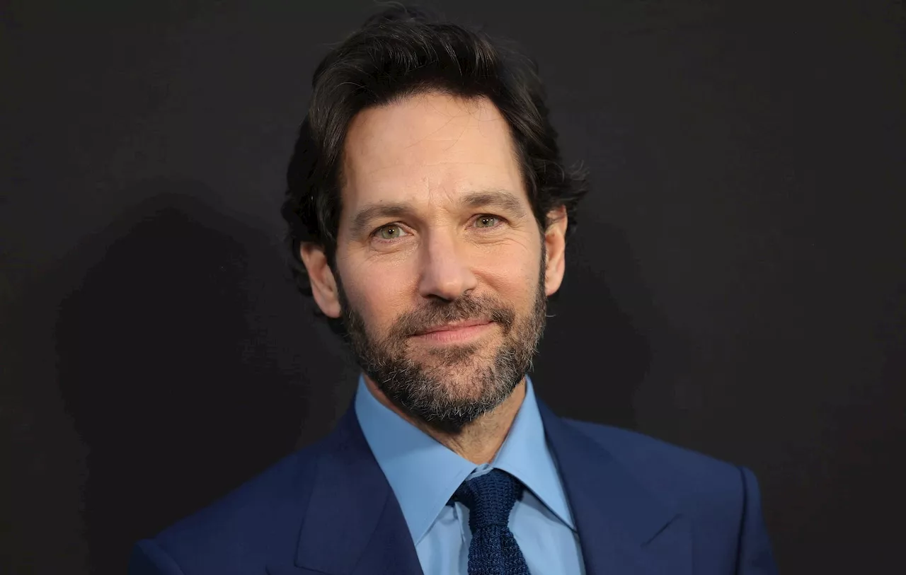 N.J.’s Paul Rudd hands out water to voters waiting in line for hours