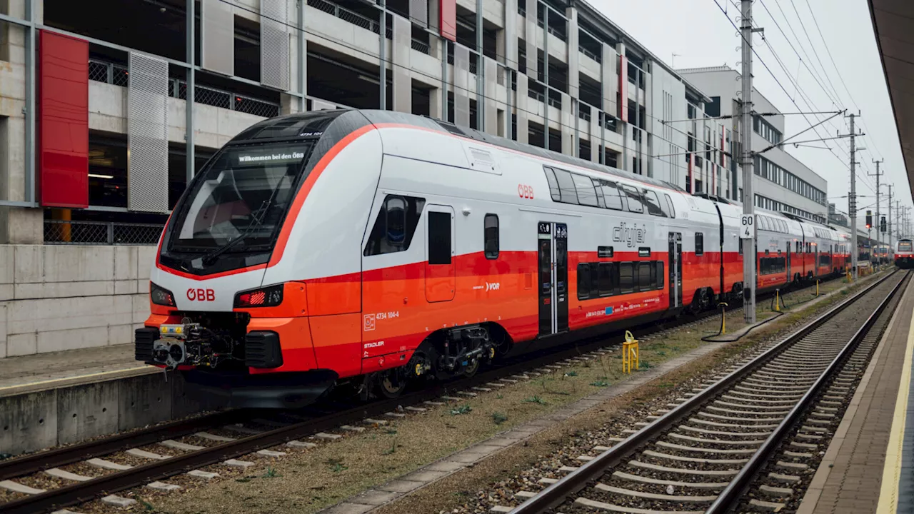 Neuer Doppelstock-Cityjet der ÖBB fährt in Wiener Neustadt ein