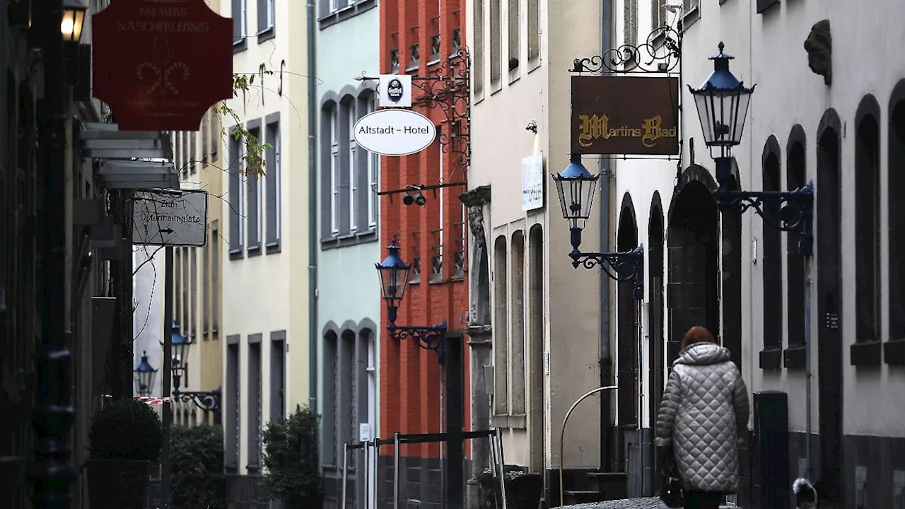 Nordrhein-Westfalen: Gezielt Passanten angefahren: Taxifahrer soll in Psychiatrie