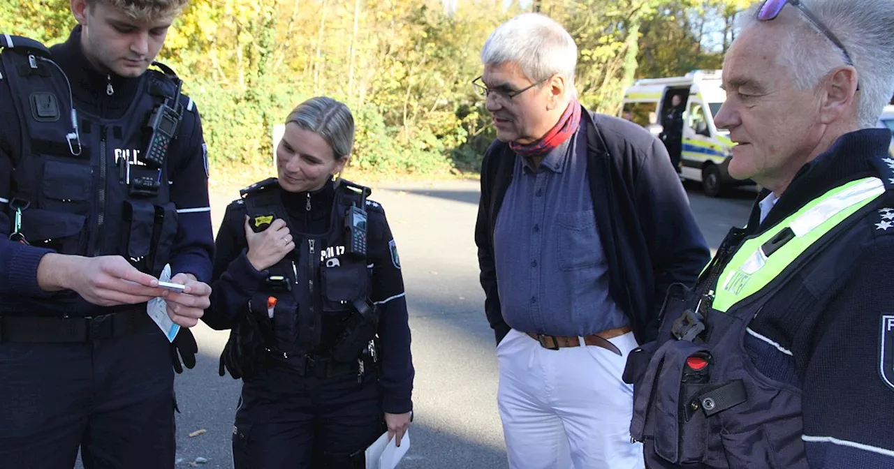 Drogen und gefälschter Führerschein: Polizei kontrolliert auf B1 bei Salzkotten