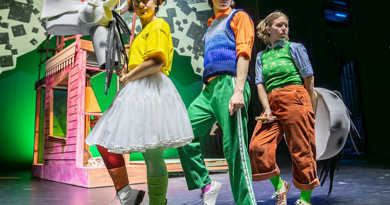 Premiere: Pippi Langstrumpf feiert Weihnachten im Theater Paderborn