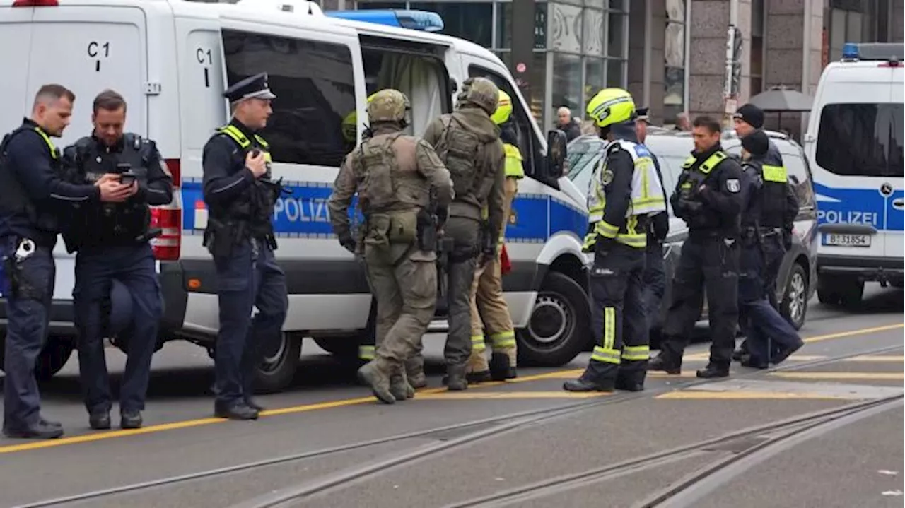 Mann durch Schüsse in Berlin-Köpenick verletzt - Täter auf der Flucht