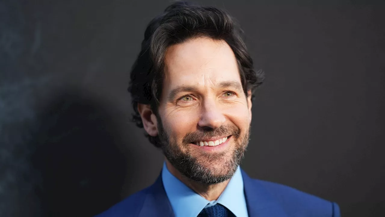 Paul Rudd Hands Out Water to Pennsylvania Students Waiting in Lines to Vote