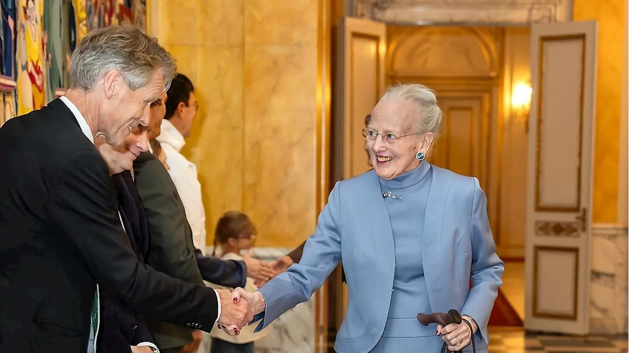 Königin Margrethe von Dänemark kann wieder strahlen: Erster Termin nach Sturz im September