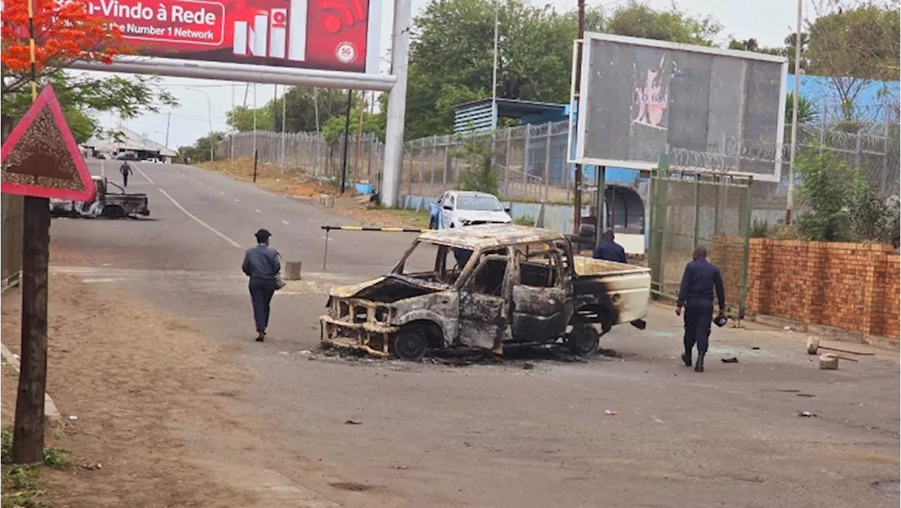 Mozambican nationals frustrated by Lebombo Border Post closure - SABC News - Breaking news, special reports, world, business, sport coverage of all South African current events. Africa's news leader.