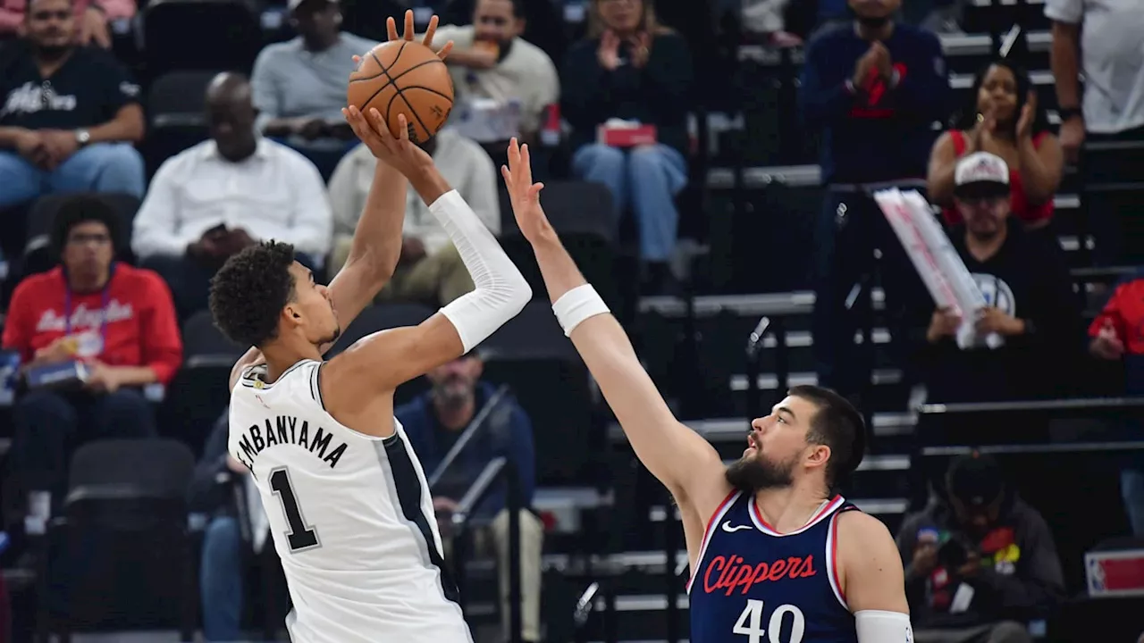 Victor Wembanyama Dunk in Clippers vs Spurs Goes Viral