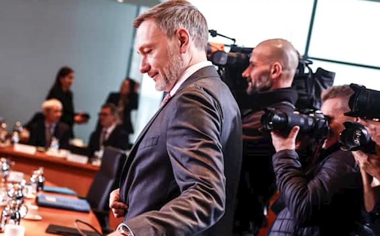 Crisi di governo in Germania, Scholz licenzia il ministro delle Finanze Lindner