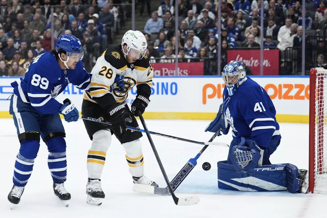 Stolarz, Maple Leafs blank Bruins minus injured Matthews