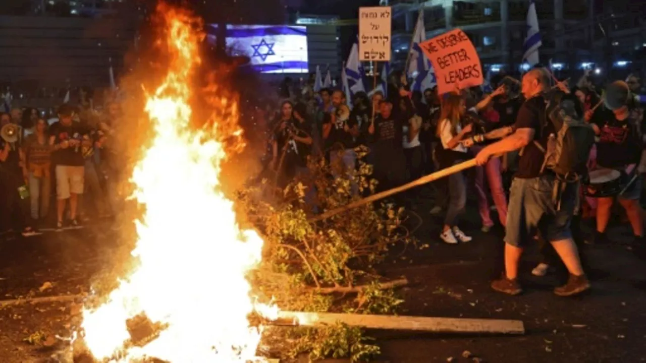 Tausende protestieren in Israel gegen Entlassung von Verteidigungsminister Gallant