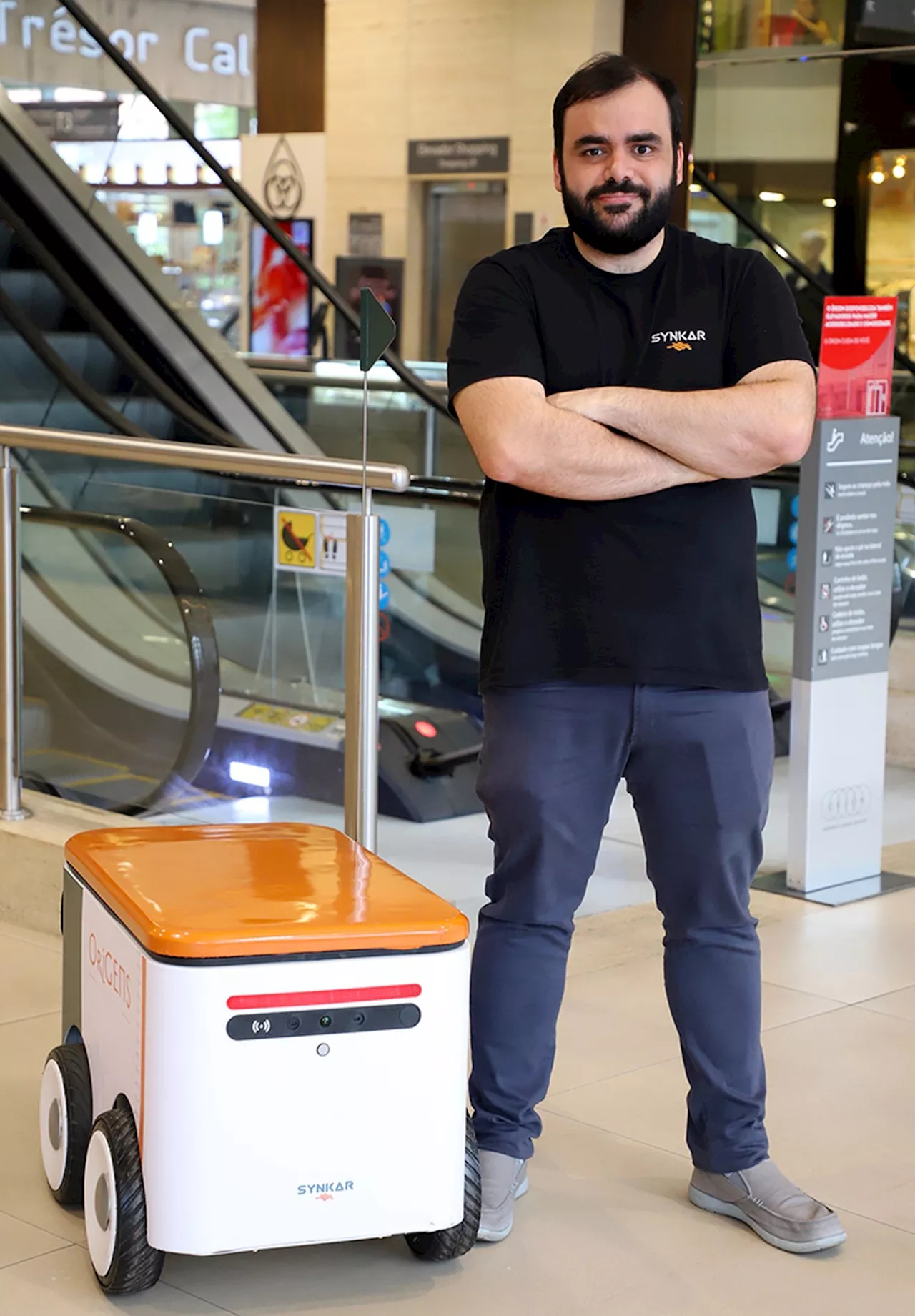 Hotel Transamerica adota carro-robô em Goiânia