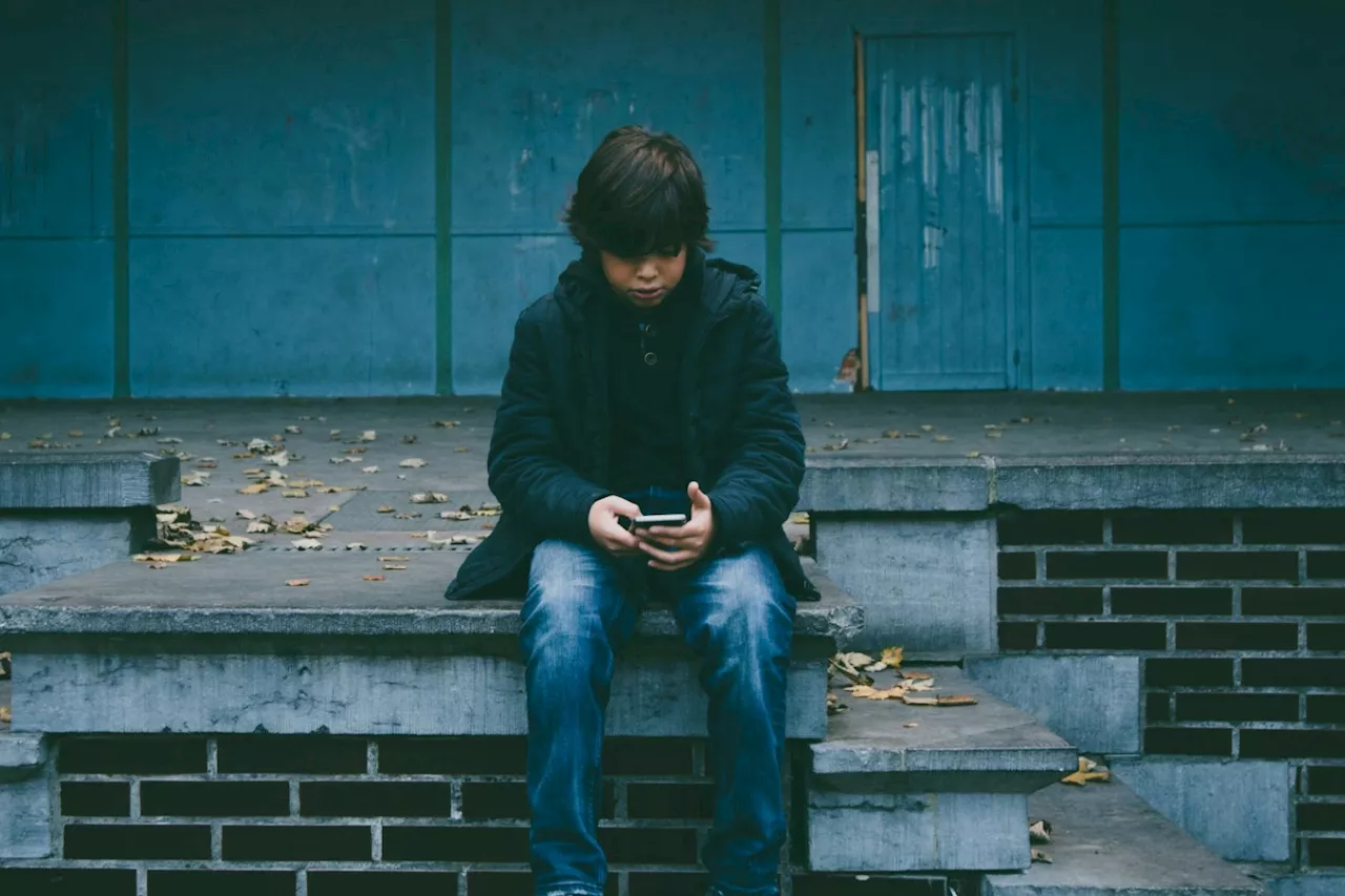 Protection des mineurs : e-Enfance désignée par l’Arcom comme « signaleur de confiance »