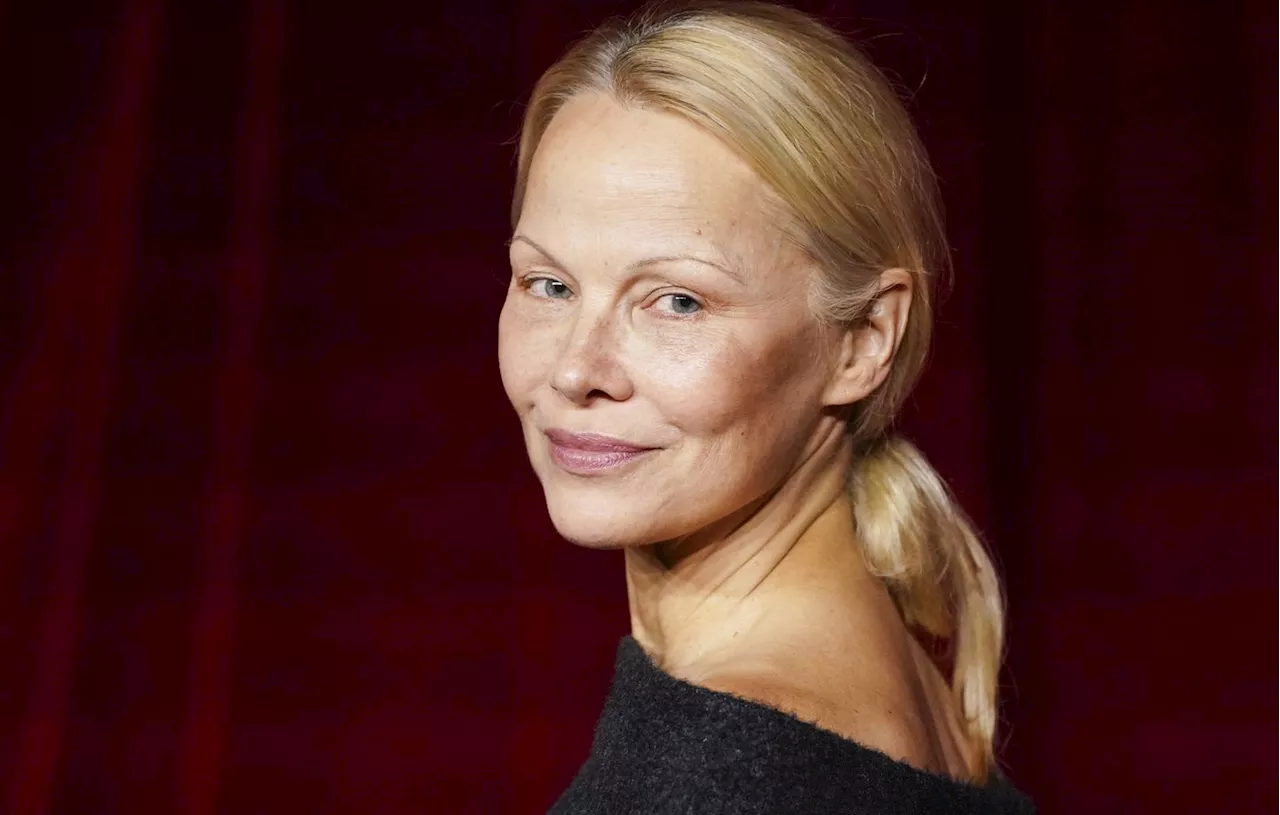 Pamela Anderson : de starlette sulfureuse à icône de résilience, la revanche d’une blonde