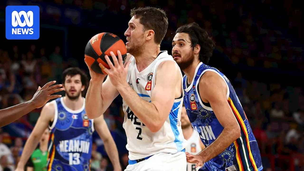 Power outage during NBL match in Brisbane causes broadcast blackout during Bullets and Melbourne United match