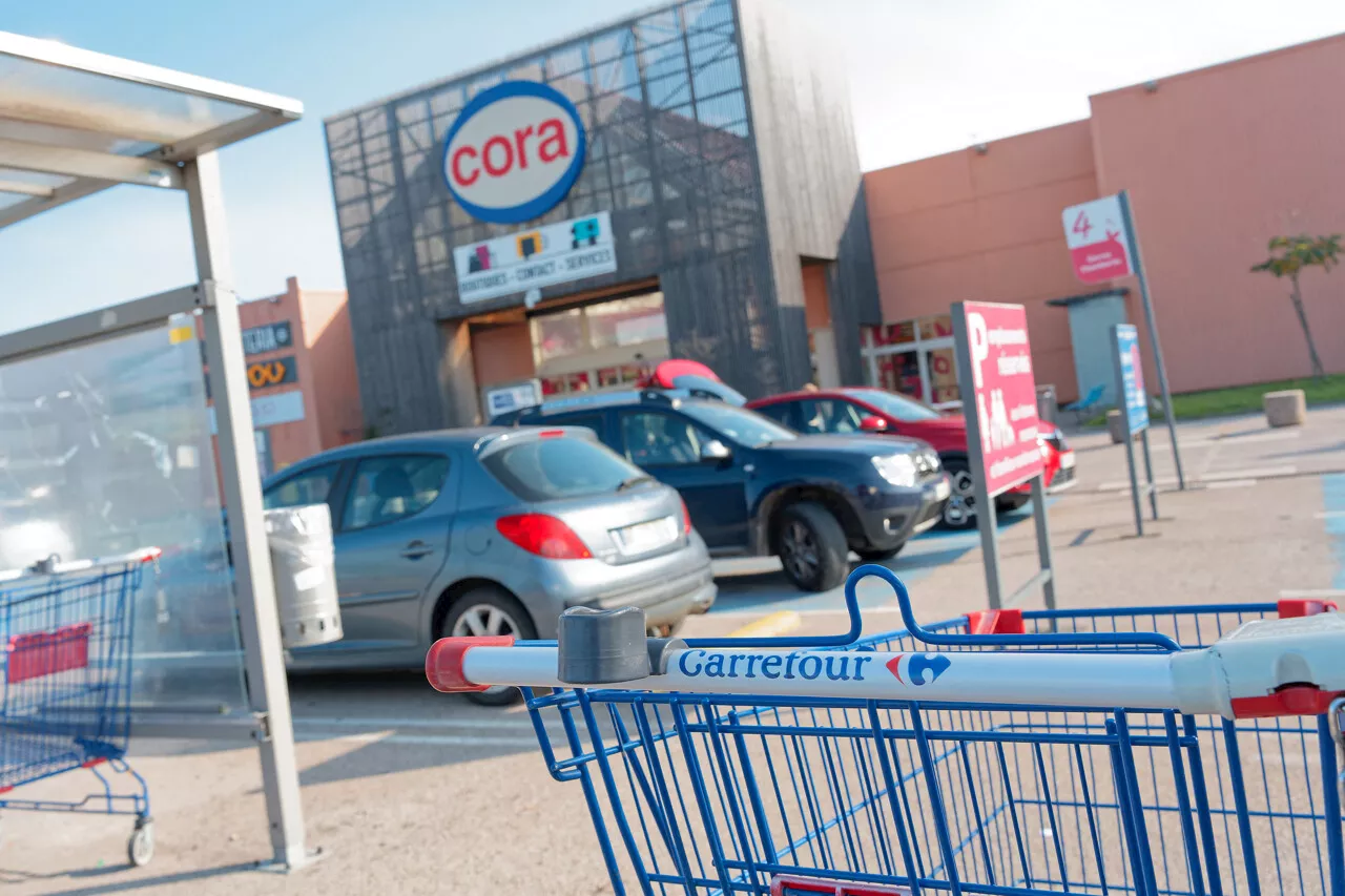 Près de Dijon : l'hypermarché Cora devient Carrefour : 'Ça nous touche'